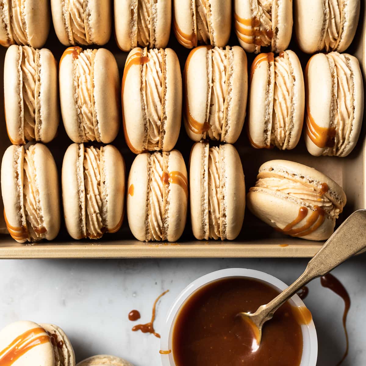 Box of 12 Macrons